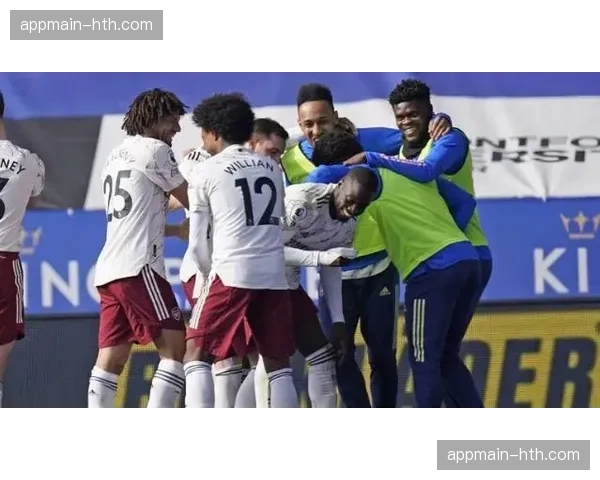 埃泽世界波破门后伤退，阿森纳中场在争冠关键战中喜忧参半