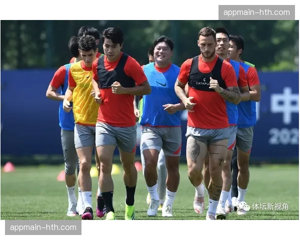 海港锋线无人逼出后卫进球方案，五把锁防盗门战术先求不败再谋胜机。
